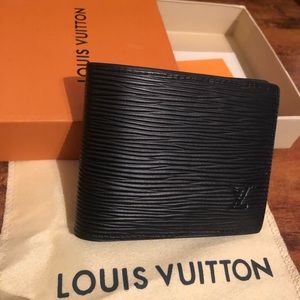 Luis Vuitton wallet